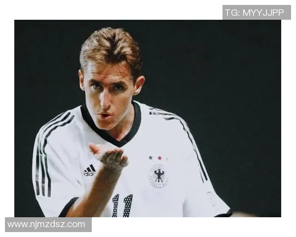 穿99号足球明星的传奇之路与背后的故事揭秘